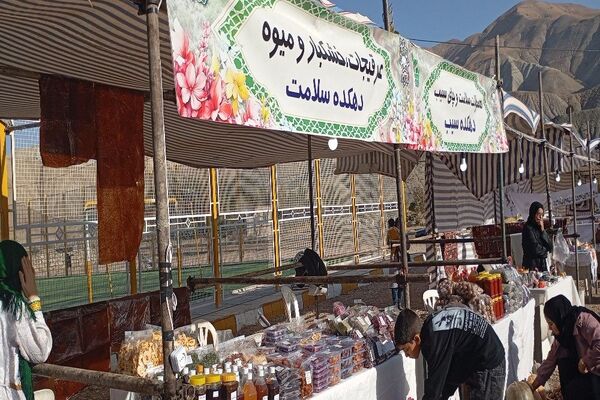آغاز مراسم روز شهر بار با افتتاح نمایشگاه محصولات محلی و صنایع دستی