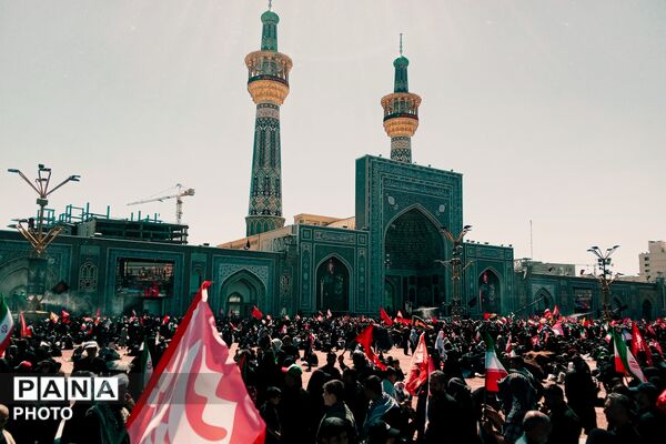 در آغوش خورشید هشتم؛ وداع حماسی با رهبر شهید در حریم امام مهربانی‌ها - 2