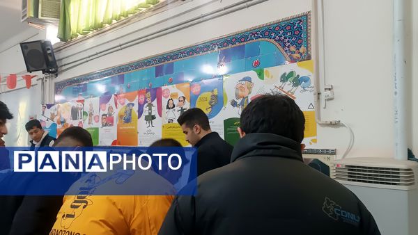 گذری بر روز اول و روز دوم نمایشگاه دهه فجر دبیرستان شاهد ابوذر غفاری
