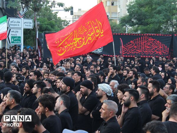 ماتم حسینی در چهارراه بهار؛ ضجه های عاشورایی در غروب غربت