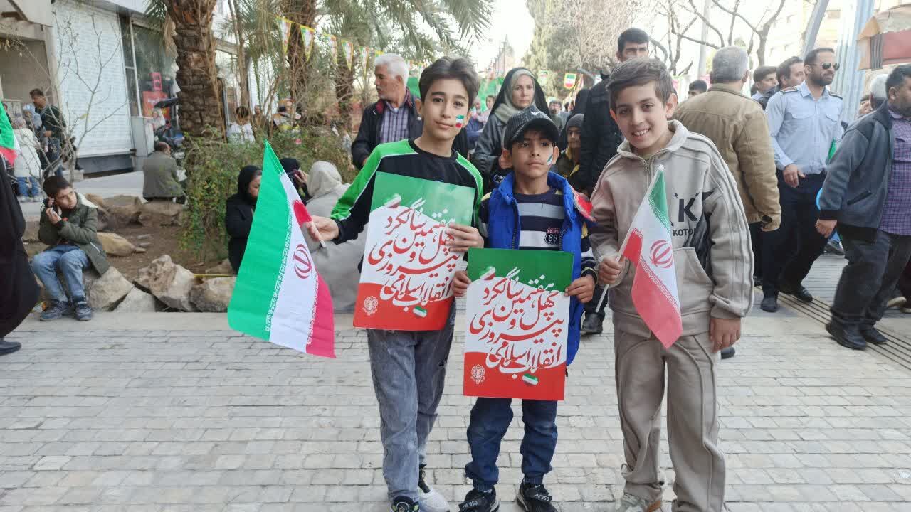یک روز متفاوت با حضور مردمی از جنس غیرت و استقامت