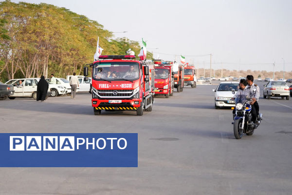 عطر افشانی گلزار شهدا؛ تجدید پیمان با آسمان در یزد