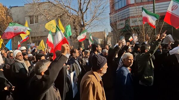 جلوه‌های باشکوه حضور مردم قم در راهپیمایی ۲۲ دی