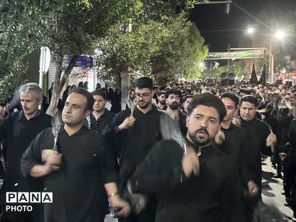 حضور پرشور هیئت‌های عزاداری مردم ابرکوه