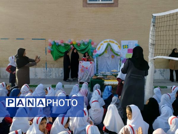 جشن ولادت حضرت زینب(س) و بزرگداشت روز پرستار در دبستان تکتم
