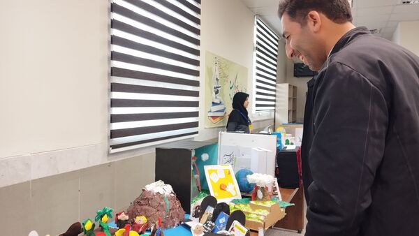 نمایشگاه دست‌سازه در دبیرستان ذبیح الله هوشیار