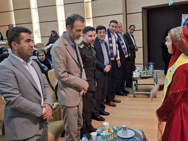همایش تجلیل از مربیان و دانش‌آموزان پیشتاز برتر شهرستان جم 