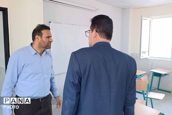 بازدید مدیران کل آموزش و پرورش و نوسازی مدارس از دبیرستان سبز فردوسی بجنورد
