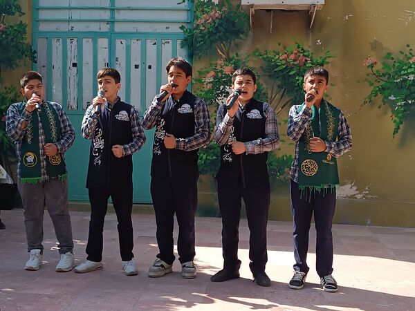 زیارت دسته جمعی معلمان در حریم قدس رضوی 