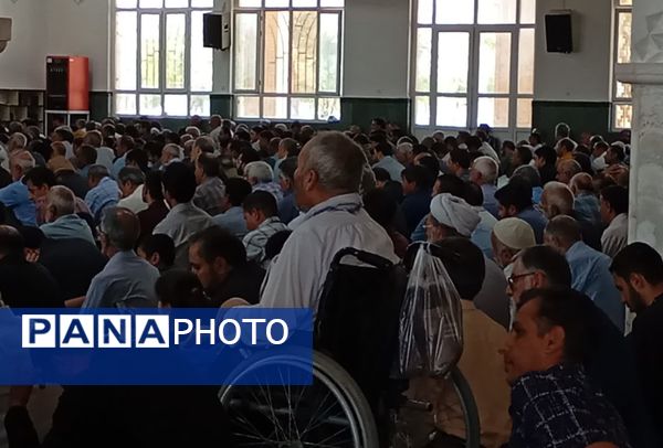 نماز جمعه کاشمر با حضور پرشور مردم برگزار شد