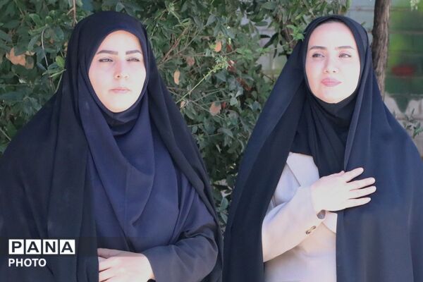 مراسم هفته دفاع مقدس با شروع سال تحصیلی جدید در بهارستان‌دو