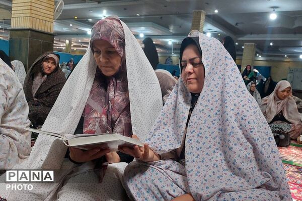 نماز جمعه؛ نمایش همبستگی مردم