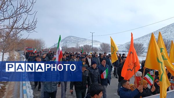 حضور گسترده مردم شهر توره در راهپیمایی۲۲ بهمن، تجلی اتحاد و ایستادگی