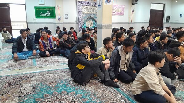 برگزاری جلسه درس آمادگی دفاعی نهم در مدرسه ابوریحان بیرونی شیفت صبح نیشابور