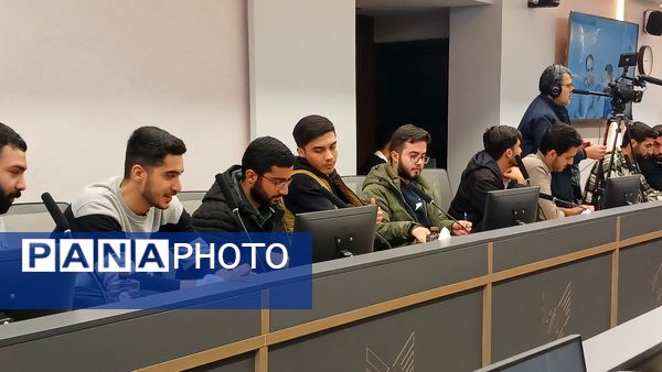 دیدار دانشجویان دانشگاه آزاد با نماینده مجلس شورای اسلامی در کرج 