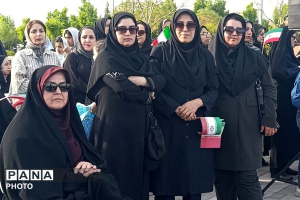 اجتماع صمیمی دانش‌آموزان نیشابور به یاد ۱۶۸ فرشته های دبستان شجره طیبه ی میناب
