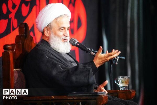 خیابان، مسافر بی‌ تاب محرم