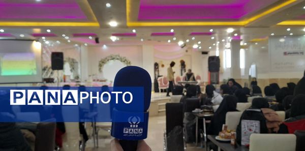 تجلیل از دانش آموزان برتر زاوه