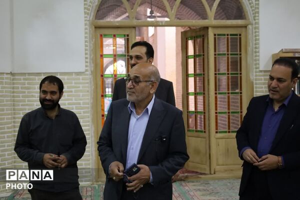  بازدید مدیرکل آموزش و پرورش استان یزد از کلاس‌های جهادی مسجد ملا اسماعیل 