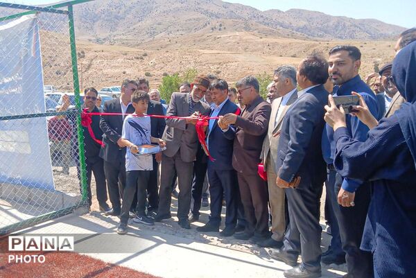 بهره‌برداری از زمین چمن مصنوعی روستای نامانلو شهرستان شیروان
