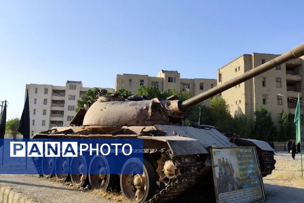 اولین روز حضور دانش‌آموزان دختر منطقه کهریزک در یادمان ‌های مناطق عملیاتی جنوب ایران