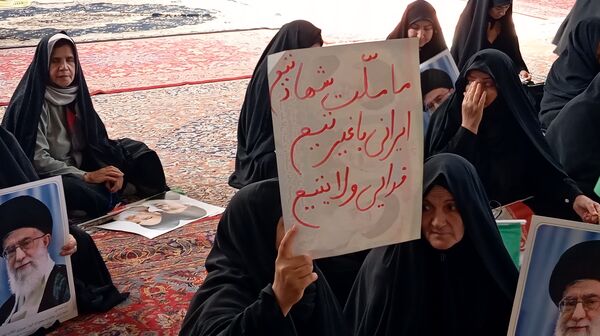 خروش شیر زنان چهارمحال‌وبختیاری در حمایت از رهبر انقلاب