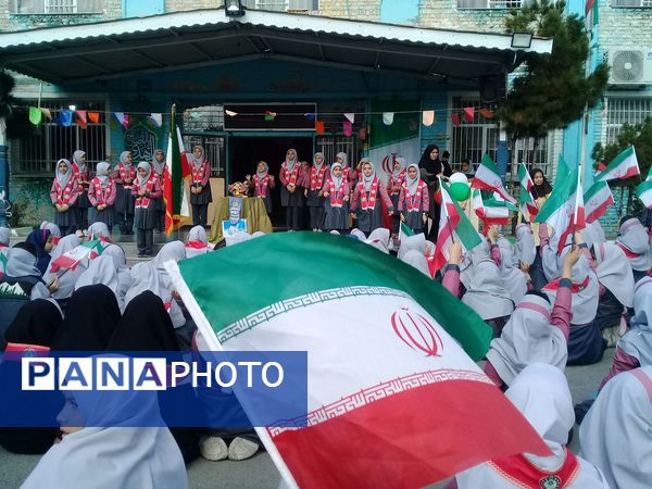جشن با شکوه دهه فجر در دبستان صدف