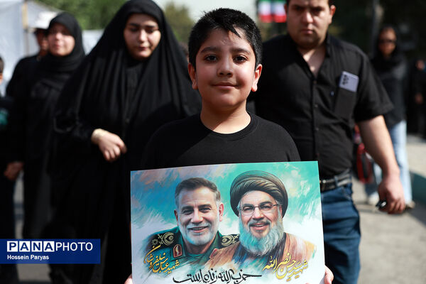 موکب «عشاق‌الحسین» سازمان دانش آموزی در راهپیمایی خانوادگی جاماندگان اربعین حسینی - تهران