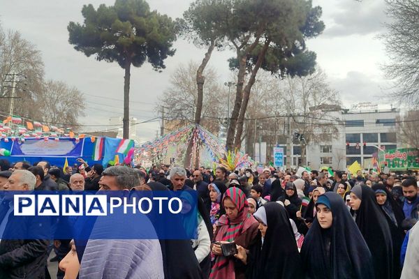 حضور گسترده مردم شهرستان شهید پرور شهرستان شهریار در راهپیمایی ۲۲ بهمن