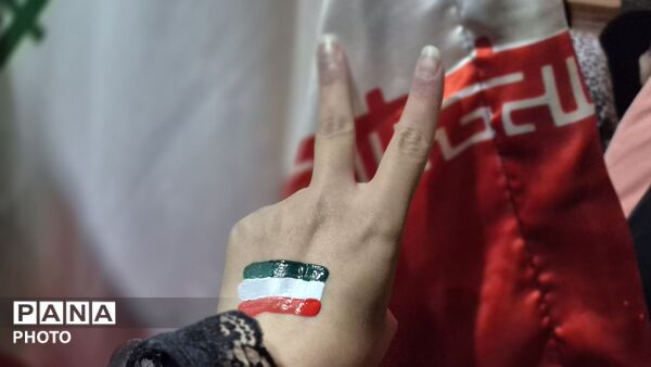 امضای پیمان جاودان دهه نودی‌ها با رهبر انقلاب و تداوم راه شهیدان
