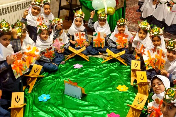 جشن قرآن کلاس اولی‌های مدرسه قمصری دوره اول ورامین