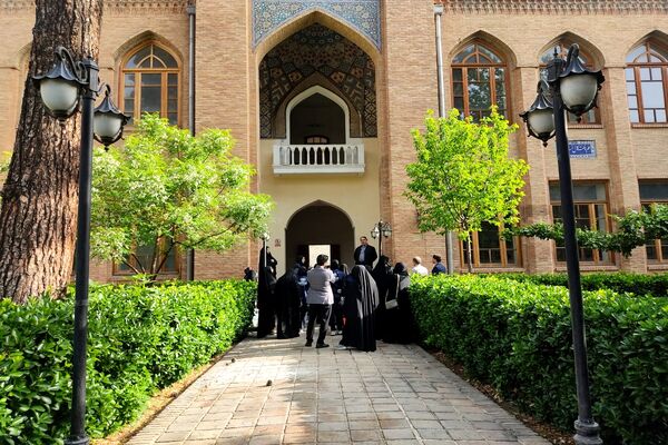 سفر به دل طبیعت مدرسه تاریخی دارالفنون 