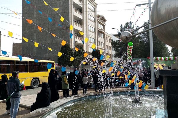 خروش مردمی در خیابان‌های رباط‌کریم در 22بهمن