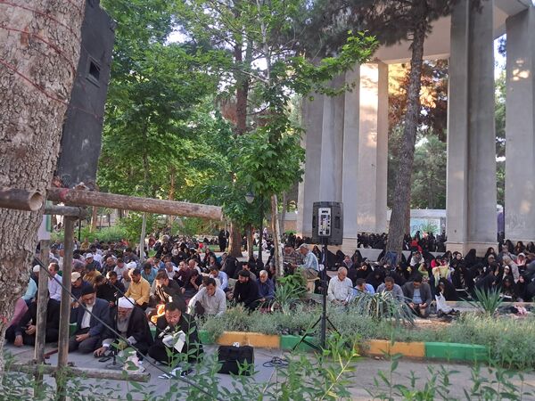 مراسم دعای عرفه درجوار شهدای گمنام پارک وحدت شهرستان آشخانه
