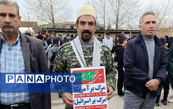 جامعه پرشورفرهنگیان و دانش آموزان در راهپیمایی ۲۲ بهمن منطقه بیرانوند