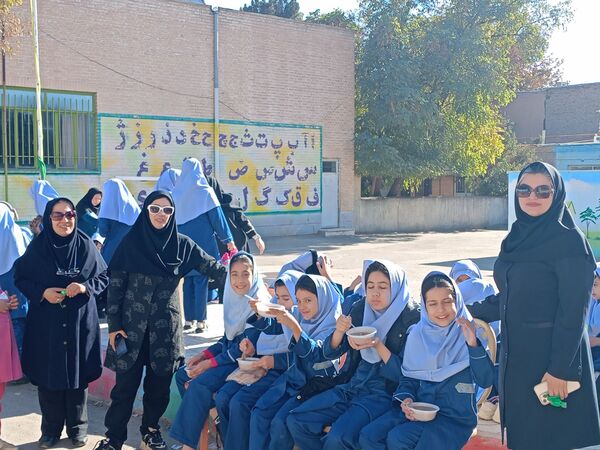 عزاداری ایام فاطمیه در دبستان  بنت الهدی صدر ۲