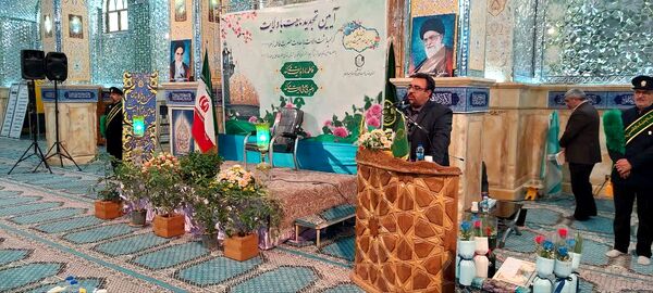 آیین غبارروبی ضریح مطهر حضرت علی‌بن‌امام‌محمدباقر(ع) 