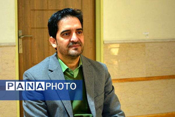 برگزاری کافه ۵۷ در دبیرستان فرهنگ