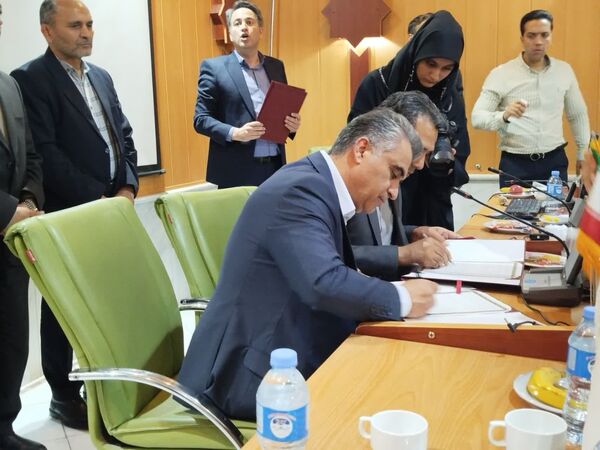 امضای تفاهم‌نامه توسعه هنرستان‌های جوار صنعت در خراسان رضوی