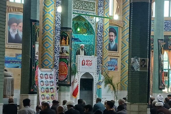 مصلای باخرز میزبان نمازگزاران ولایتمدار