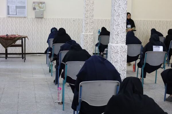 بازدید مدیرکل آموزش و پرورش از برگزاری امتحانات نهایی در یزد