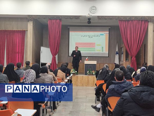 کارگاه حرکات اصلاحی ویژه والدین و غربالگری دانش‌آموزان در دبیرستان مصلی‌نژاد حضرت زهرا(س)