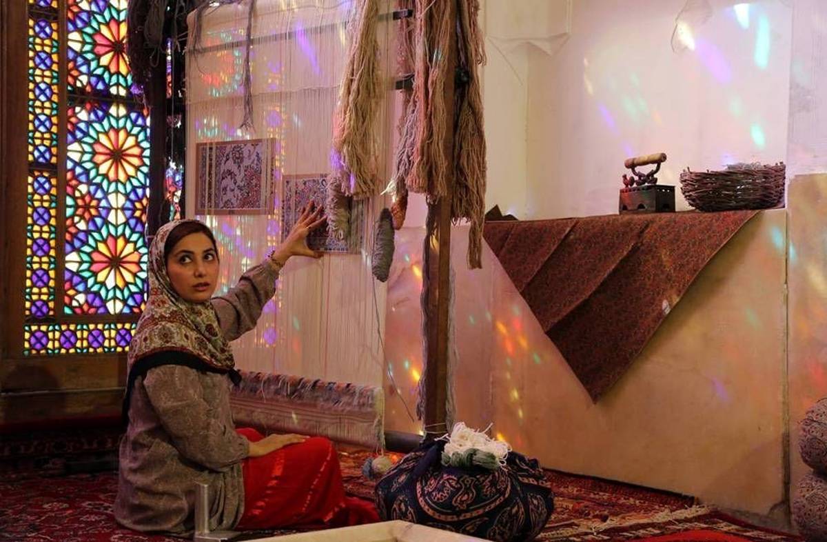 بیان شاعرانه «ایساتیس» از دریچه عناصر اربعه 