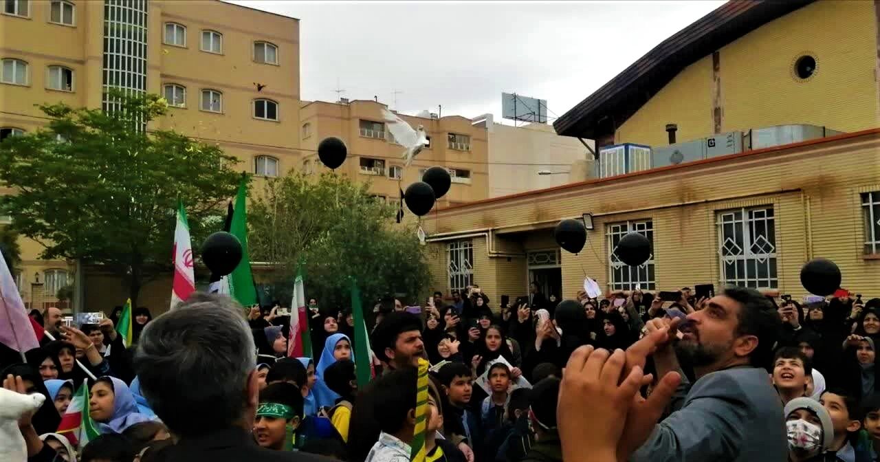 پرواز 9 کبوتر به یاد 9 دانش‌آموز شهید جنگ رمضان در قم