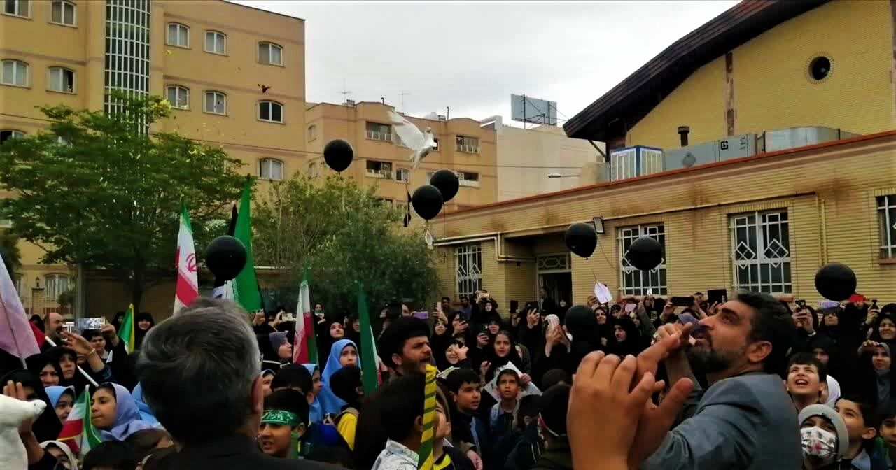 پرواز 9 کبوتر به یاد 9 دانش‌آموز شهید جنگ رمضان در قم