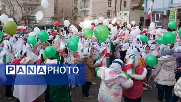  پژواک پرتاب ماهواره‌های ایرانی در دبستان نرجس ناحیه یک کرج 