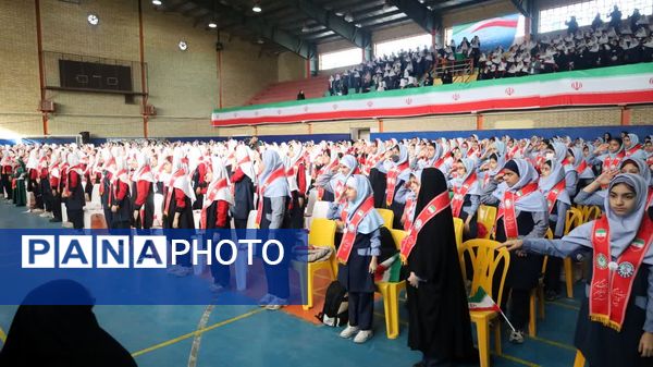 زنگ انقلاب نواخته شد