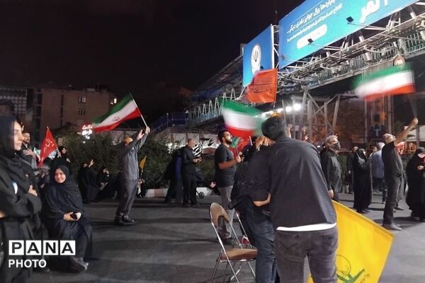 حضور پر رنگ مردم تهران در تجمعات شبانه