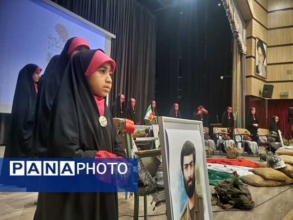 تجلیل از برگزیدگان کنکور سراسری در فرهنگسرای سیمرغ نیشابور 