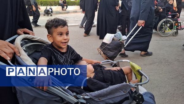 جلوه‌هایی از حضور کودکان در مسیر مشایه نجف تا کربلا